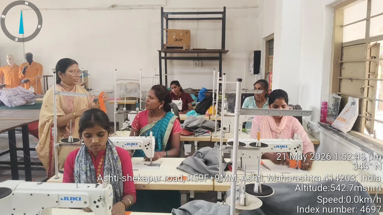 Garment-making assessment on industrial sewing machines
